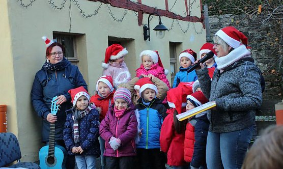 Feiner Weihnachtsmarkt in Jechaburg (Foto: Karl-Heinz Herrmann)