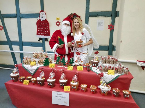 Kreativer Weihnachtsmarkt im JUST (Foto: Karl-Heinz Herrmann)