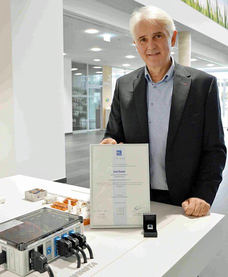 Normungsarbeit auf ausgezeichnetem Niveau: (Foto: WAGO) Normungsarbeit auf ausgezeichnetem Niveau: (Foto: WAGO)