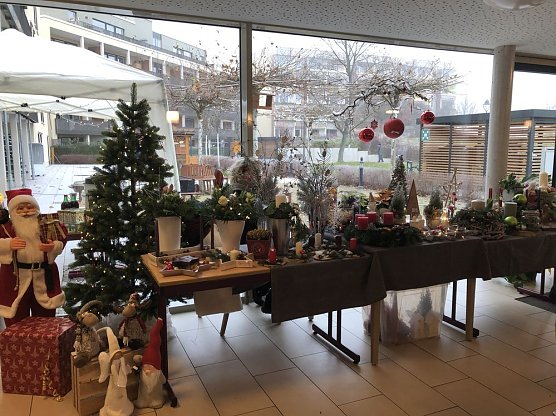 Weihnachtsmarkt und Tag der offenen Tür (Foto: AWO-Seniorenresedenz) Weihnachtsmarkt und Tag der offenen Tür (Foto: AWO-Seniorenresedenz)