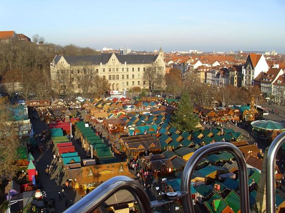 WB 4 auf Erfurter Weihnachtsmarkt unterwegs (Foto: Thomas Leipold) WB 4 auf Erfurter Weihnachtsmarkt unterwegs (Foto: Thomas Leipold)
