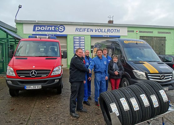 Reifenspende für Freiwillige Feuerwehr (Foto: Stadtbrandmeister Bad Frankenhausen) Reifenspende für Freiwillige Feuerwehr (Foto: Stadtbrandmeister Bad Frankenhausen)