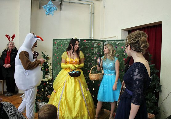 Weihnachtsfest f&uuml;r Kinder (Foto: Karl-Heinz Herrmann)