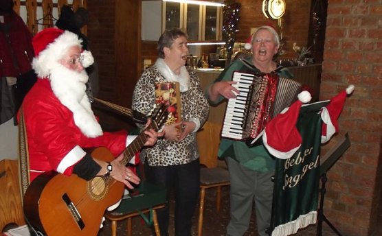 Weihnachten im WB 4 (Foto: Thomas Leipold) Weihnachten im WB 4 (Foto: Thomas Leipold)