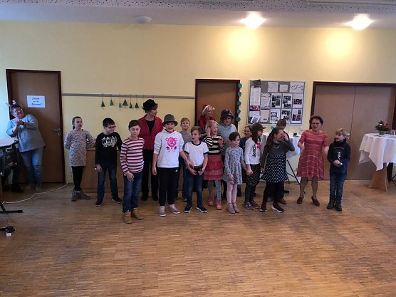 Kommunikatives Frühstück mit Weihnachtsprogramm (Foto: Carolin Eberth) Kommunikatives Frühstück mit Weihnachtsprogramm (Foto: Carolin Eberth)