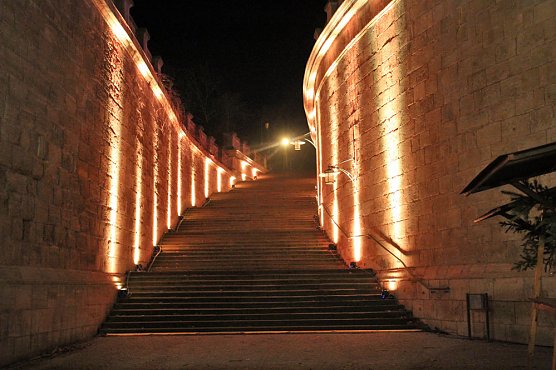 Weihnachtsfest wird farbenfroh (Foto: Karl-Heinz Herrmann)