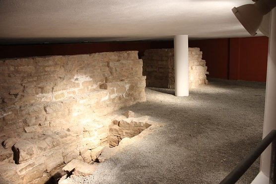 Mikwe nach Sanierung &uuml;bergeben (Foto: Karl-Heinz Herrmann)