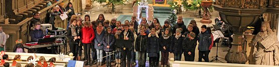 Kinder bringen Licht ins Dunkel (Foto: Karl-Heinz Herrmann) Kinder bringen Licht ins Dunkel (Foto: Karl-Heinz Herrmann)