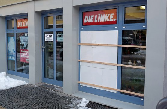 Zerst&ouml;rte Scheibe (Foto: Karl-Heinz Herrmann)