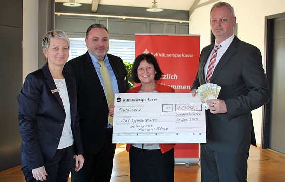 Tolle Ergebnisse bei Planspiel Börse 2019 (Foto: Karl-Heinz Herrmann) Tolle Ergebnisse bei Planspiel Börse 2019 (Foto: Karl-Heinz Herrmann)