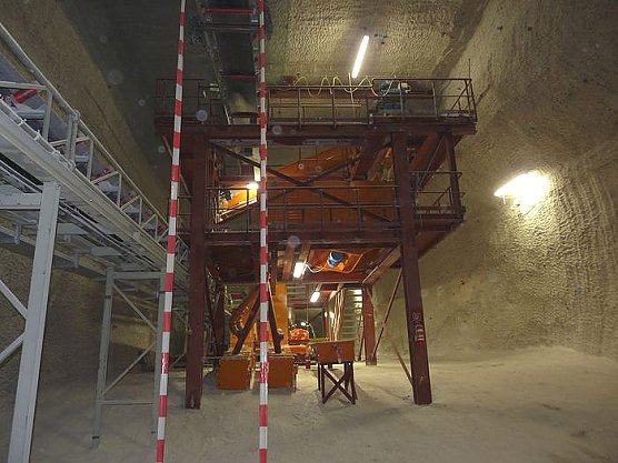 Steinsalzverarbeitung (Foto: Karl-Heinz Herrmann) Steinsalzverarbeitung (Foto: Karl-Heinz Herrmann)