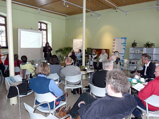 Werkstattgespräch zum Cafe Pille (Foto: Karl-Heinz Herrmann) Werkstattgespräch zum Cafe Pille (Foto: Karl-Heinz Herrmann)