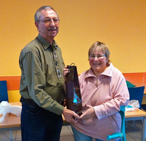 Erste Hilfe beim VdK Ortsverband Artern (Foto: Ina Römer) Erste Hilfe beim VdK Ortsverband Artern (Foto: Ina Römer)