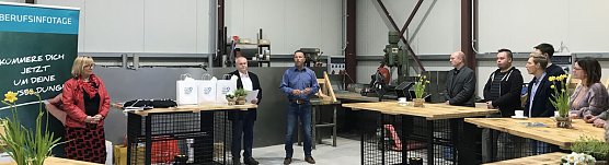 Auswertung Schülerwettbewerb zu den BerufsInfotagen 2019 (Foto: Landratsamt) Auswertung Schülerwettbewerb zu den BerufsInfotagen 2019 (Foto: Landratsamt)