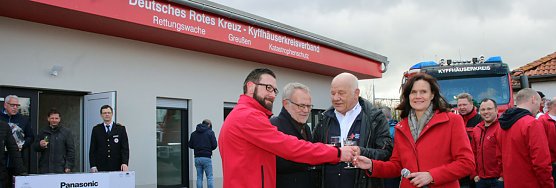 Neue Rettungswache übergeben (Foto: Karl-Heinz Herrmann) Neue Rettungswache übergeben (Foto: Karl-Heinz Herrmann)