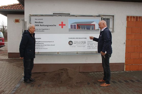 Neue Rettungswache übergeben (Foto: Karl-Heinz Herrmann) Neue Rettungswache übergeben (Foto: Karl-Heinz Herrmann)