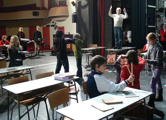 Kinderchor (Foto: B. Susemihl) Kinderchor (Foto: B. Susemihl)