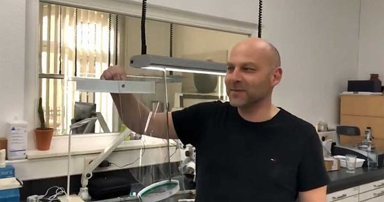 Schutzvisier Corona (Foto: Zahntechnik Zelmer)