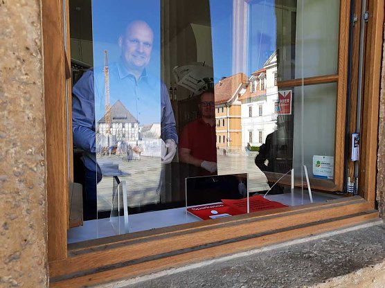 Mehr zum Tragen von Schutzmasken (Foto: Karl-Heinz Herrmann) Mehr zum Tragen von Schutzmasken (Foto: Karl-Heinz Herrmann)