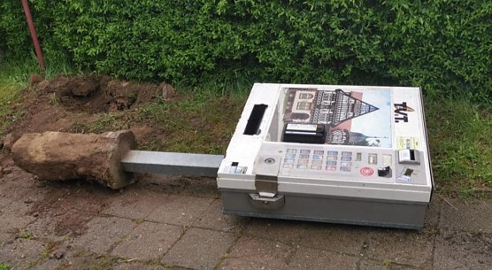 Diebe scheitern an Zigarettenautomat (Foto: Polizei)