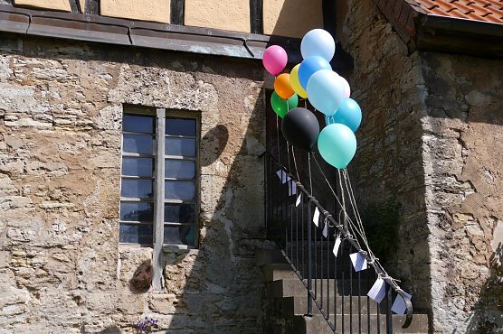 Luftballons mit Segensgr&uuml;&szlig;e (Foto: Christiane Wiesemann)