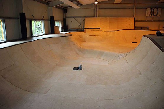 Skate Arena wird "aufgeh&uuml;bscht" (Foto: Karl-Heinz Herrmann)