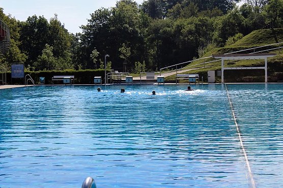 Zum Baden in Sondershausen (Foto: Karl-Heinz Herrmann) Zum Baden in Sondershausen (Foto: Karl-Heinz Herrmann)