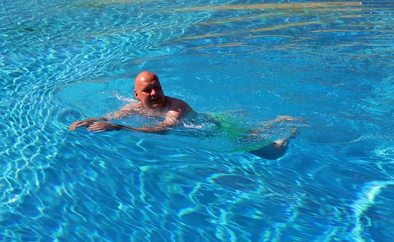 Ansturm aufs Bergbad (Foto: Karl-Heinz Herrmann) Ansturm aufs Bergbad (Foto: Karl-Heinz Herrmann)