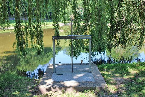 Kleine Sanierung des Parkteichs abgeschlossen (Foto: Karl-Heinz Herrmann) Kleine Sanierung des Parkteichs abgeschlossen (Foto: Karl-Heinz Herrmann)