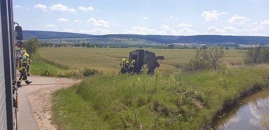 Zu einem Brand zwischen Seehausen und L1172... (Foto: Silvio Dietzel)