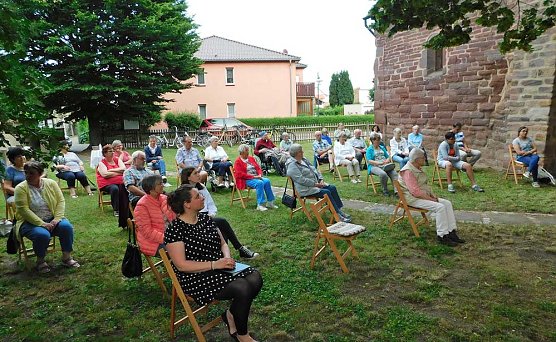 Johannistag – auf Sparflamme (Foto: Peter Zimmer) Johannistag – auf Sparflamme (Foto: Peter Zimmer)