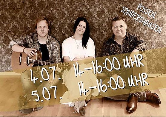 Strohspielplatz mit Wolf und Hase (Foto: privat) Strohspielplatz mit Wolf und Hase (Foto: privat)