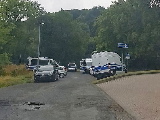 Wieder Durchsuchungsmaßnahmen (Foto: Silvio Dietzel) Wieder Durchsuchungsmaßnahmen (Foto: Silvio Dietzel)