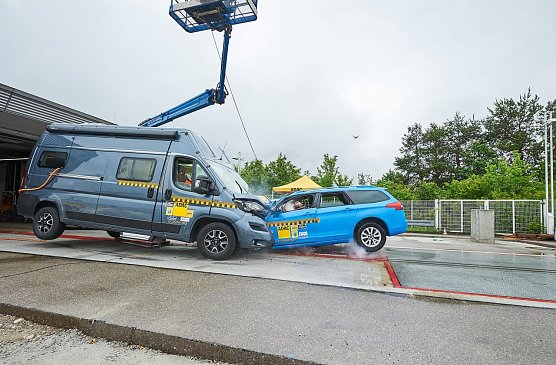 Wohnmobil im ADAC Crash-Test (Foto: ADAC)