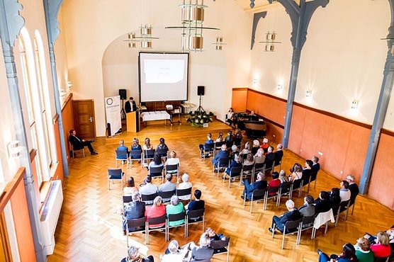 Jugendweihe mit Verspätung (Foto: Adrian Liebau) Jugendweihe mit Verspätung (Foto: Adrian Liebau)