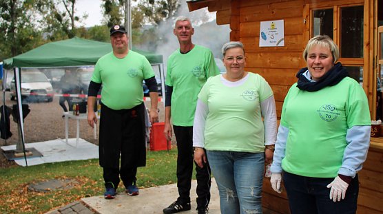 Faustball: Trotz Regens Turnier durchgezogen (Foto: Karl-Heinz Herrmann)