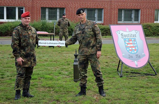 Kamerad Bernd Lehmann geehrt (Foto: Karl-Heinz Herrmann) Kamerad Bernd Lehmann geehrt (Foto: Karl-Heinz Herrmann)
