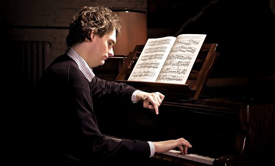 Hardy Rittner spielt Bach (Foto: Dr. Buchmann)