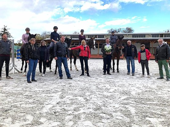 In Bellstedt Reitplatz saniert und eingeweiht (Foto: privat) In Bellstedt Reitplatz saniert und eingeweiht (Foto: privat)