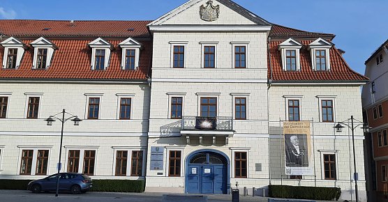 Vorfristig Banner zu sehen (Foto: Karl-Heinz Herrmann) Vorfristig Banner zu sehen (Foto: Karl-Heinz Herrmann)