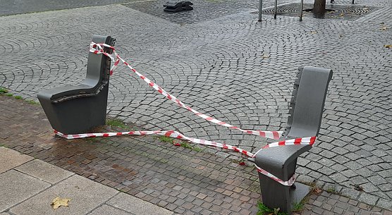 "Bänkeprogramm" wird fortgesetzt (Foto: Karl-Heinz Herrmann) "Bänkeprogramm" wird fortgesetzt (Foto: Karl-Heinz Herrmann)