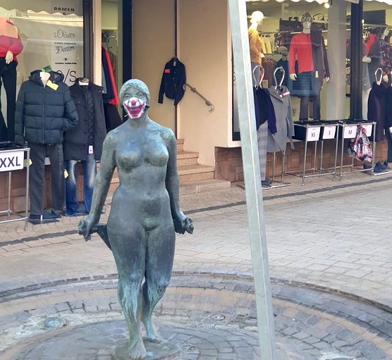 Frauen-Brunnen in der Kr&auml;me in Bad Frankenhausen. Als Vorbild f&uuml;r uns alle  (Foto: Nicole Huck)