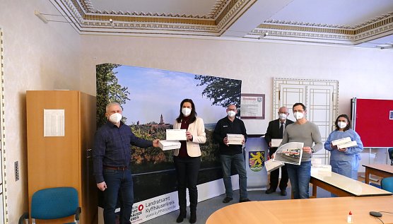 v.l. Standortleiter Herr Lengfeld, Landr&auml;tin Frau Antje Hochwind-Schneider Matthias Philipp, Dr. Thiele, Sandro Bauer, Sandra Oesterheld. (Foto: Landratsamt Sondershausen)