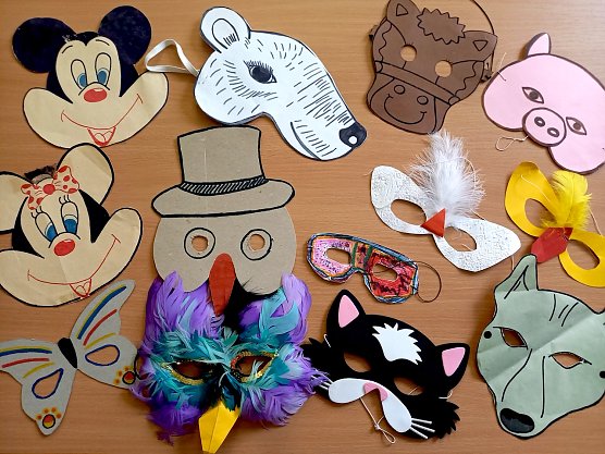 Masken basteln für Fasching (Foto: Integrative Kindertagesstätte Kindervilla) Masken basteln für Fasching (Foto: Integrative Kindertagesstätte Kindervilla)