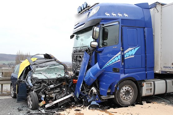 Unfall bei Leinefelde (Foto: S.Dietzel) Unfall bei Leinefelde (Foto: S.Dietzel)