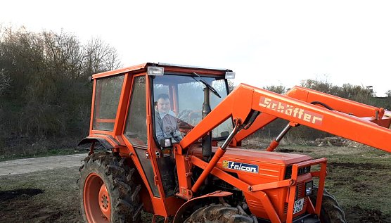 Topfstedter Firma hilft bei neuer Streuobstwiese (Foto: Steffen Kambach, Topfstedt)