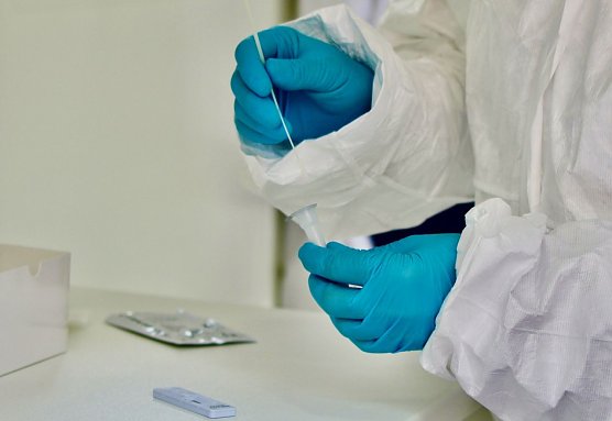 Covid 19 Test -  (Foto: emw Archiv)