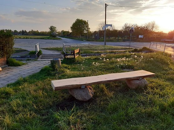 Sechs neue Ruheb&auml;nke wurden in Artern aufgestellt (Foto: N. Seifert)