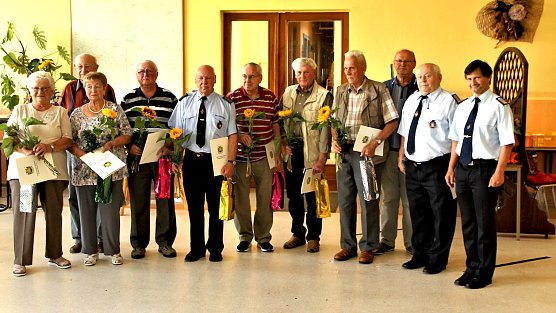 Alterskameraden der Feuerwehr wurden geehrt (Foto: Günter Herting (privat)) Alterskameraden der Feuerwehr wurden geehrt (Foto: Günter Herting (privat))