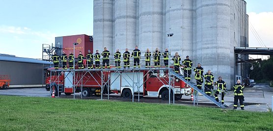 Besuch in der Mälzerei Weyermann (Foto: Freiwillige Feuerwehr Clingen) Besuch in der Mälzerei Weyermann (Foto: Freiwillige Feuerwehr Clingen)
